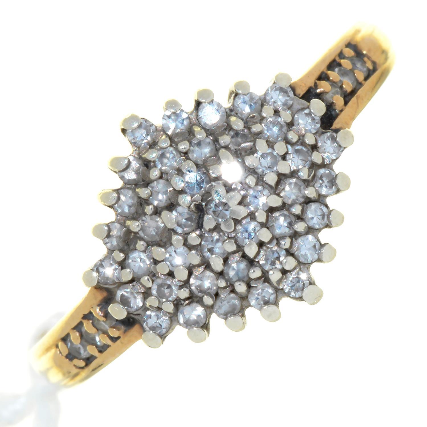 A DIAMOND CLUSTER RING, 9CT GOLD HOOP, 3.6G, SIZE O Dirty but in otherwise good condition