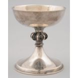 A E JONES. A LINCOLN CATHEDRAL COMMEMORATIVE SILVER CHALICE, THE FOOT ENGRAVED LINCOLN CATHEDRAL