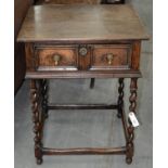 AN OAK SIDE TABLE, EARLY 20TH C, IN WILLIAM AND MARY STYLE, THE GEOMETRIC MOULDED DRAWER WITH