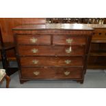 A GEORGE III MAHOGANY AND LINE INLAID CHEST OF DRAWERS, EARLY 19TH C, WITH CLUSTER PILASTERS