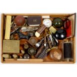 A TRAY OF MISCELLANEOUS VICTORIAN AND EARLY 20TH C TREEN, METALWARE AND BYGONES, TO INCLUDE BRASS