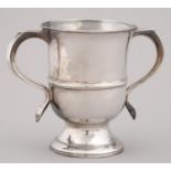 A GEORGE III SILVER LOVING CUP WITH REEDED GIRDLE, ONE HANDLE ENGRAVED WITH CONTEMPORARY INITIALS,