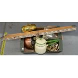 MISCELLANEOUS METALWARE, INCLUDING A BRASS TRIVET, COPPER COLINDER, BRASS TAPERSTICK, VARIOUS