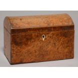 AN EARLY VICTORIAN BURR YEW WOOD TEA CADDY WITH COFFERED LID, C1840, 17CM L Veneers dry and partly