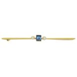 A SAPPHIRE AND CULTURED PEARL BAR BROOCH, EARLY 20TH C, MARKED 15CT, 59MM L,  2.9G Good condition