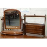 A VICTORIAN MAHOGANY TOILET MIRROR WITH BOBBIN TURNED UPRIGHTS, LATE 19TH C, 66CM H AND AN OAK
