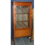 AN EDWARDIAN MAHOGANY AND CROSSBANDED CHINA CABINET WITH LOWER PANELLED FALL-FRONT, 162CM H; 37 X