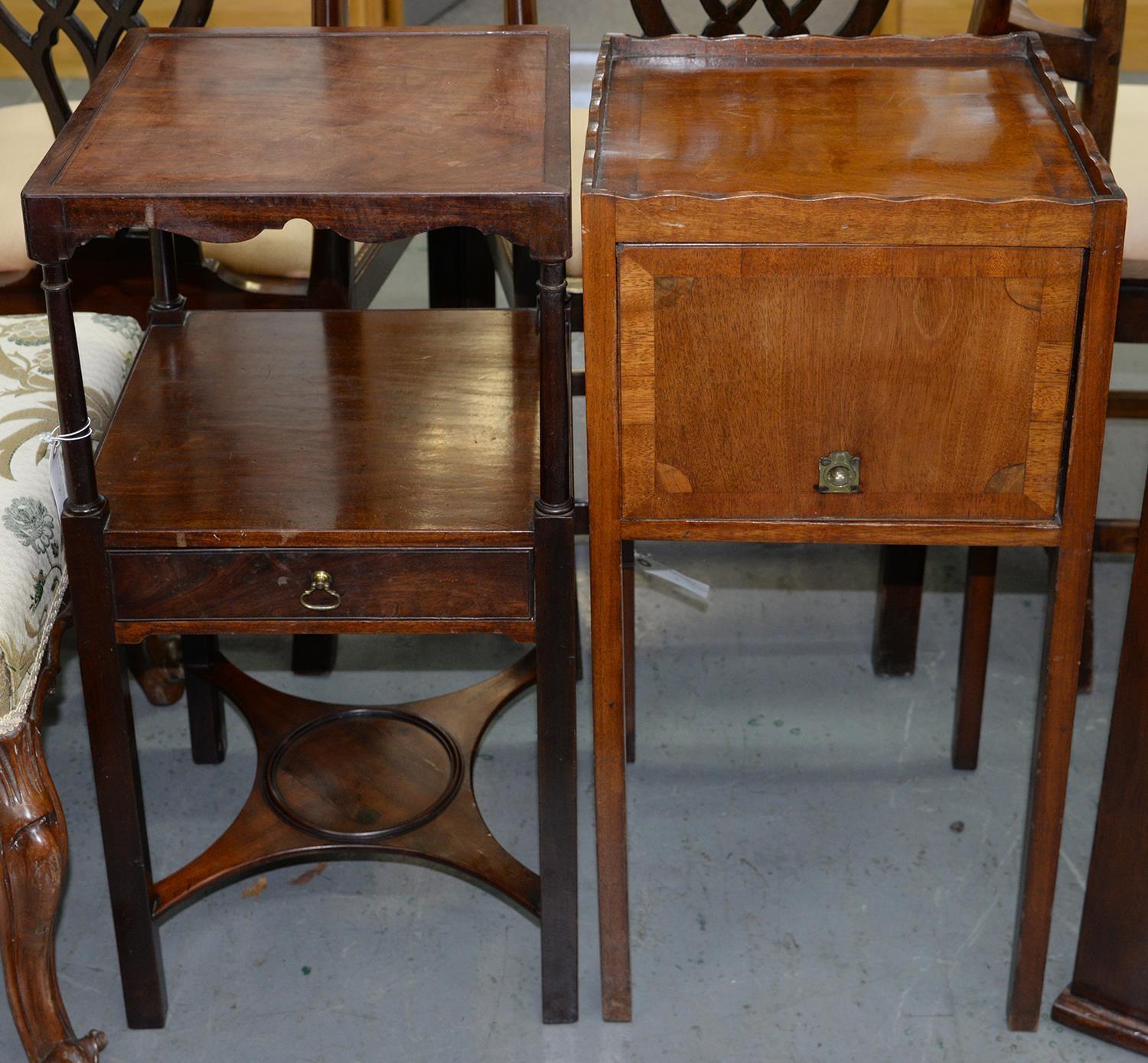A GEORGE III MAHOGANY WASHSTAND, C1800, THE CENTRAL SECTION FITTED WITH A DRAWER, 76CM H; 34 X
