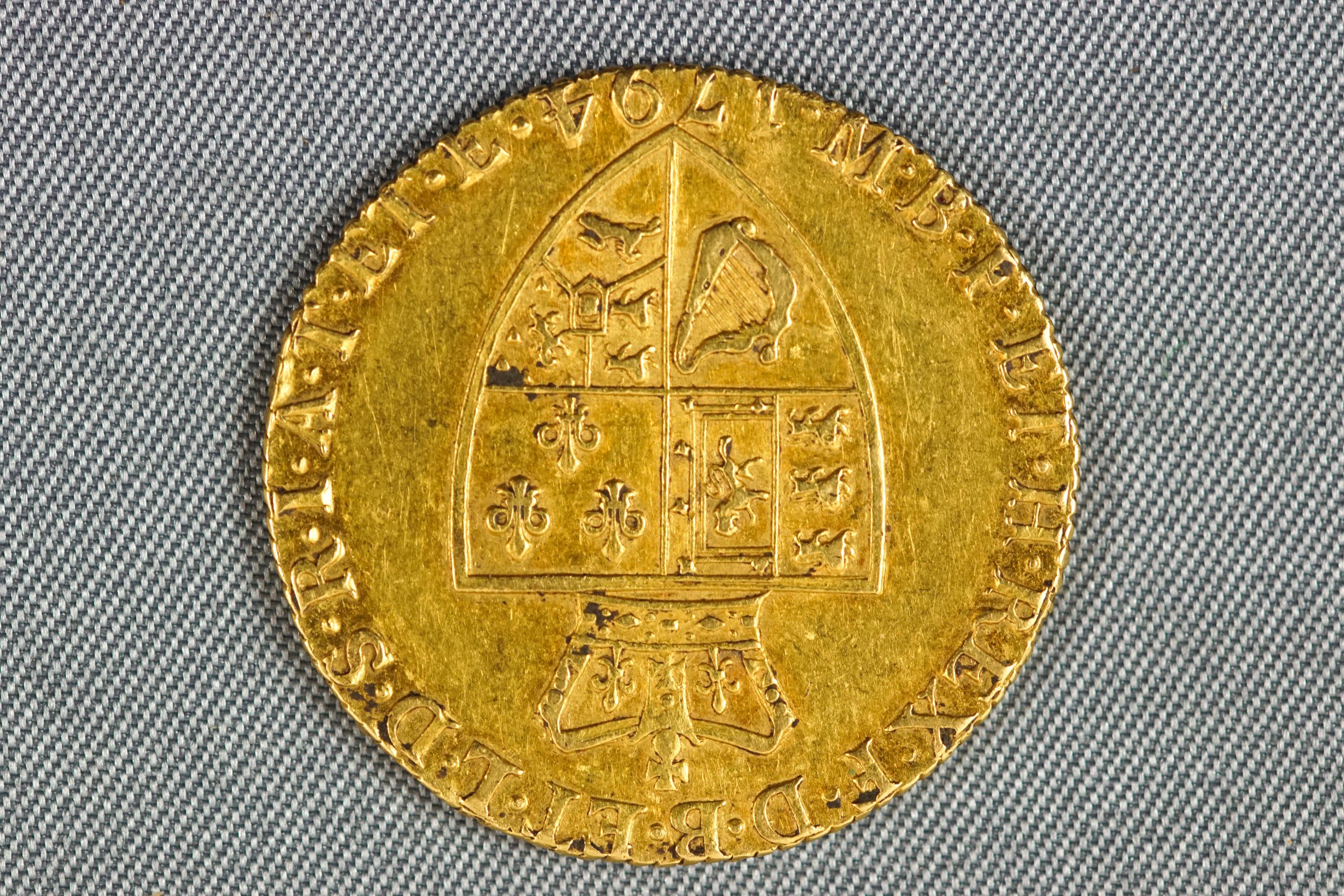 A loose George III shield sovereign, dated 1794. - Image 2 of 2