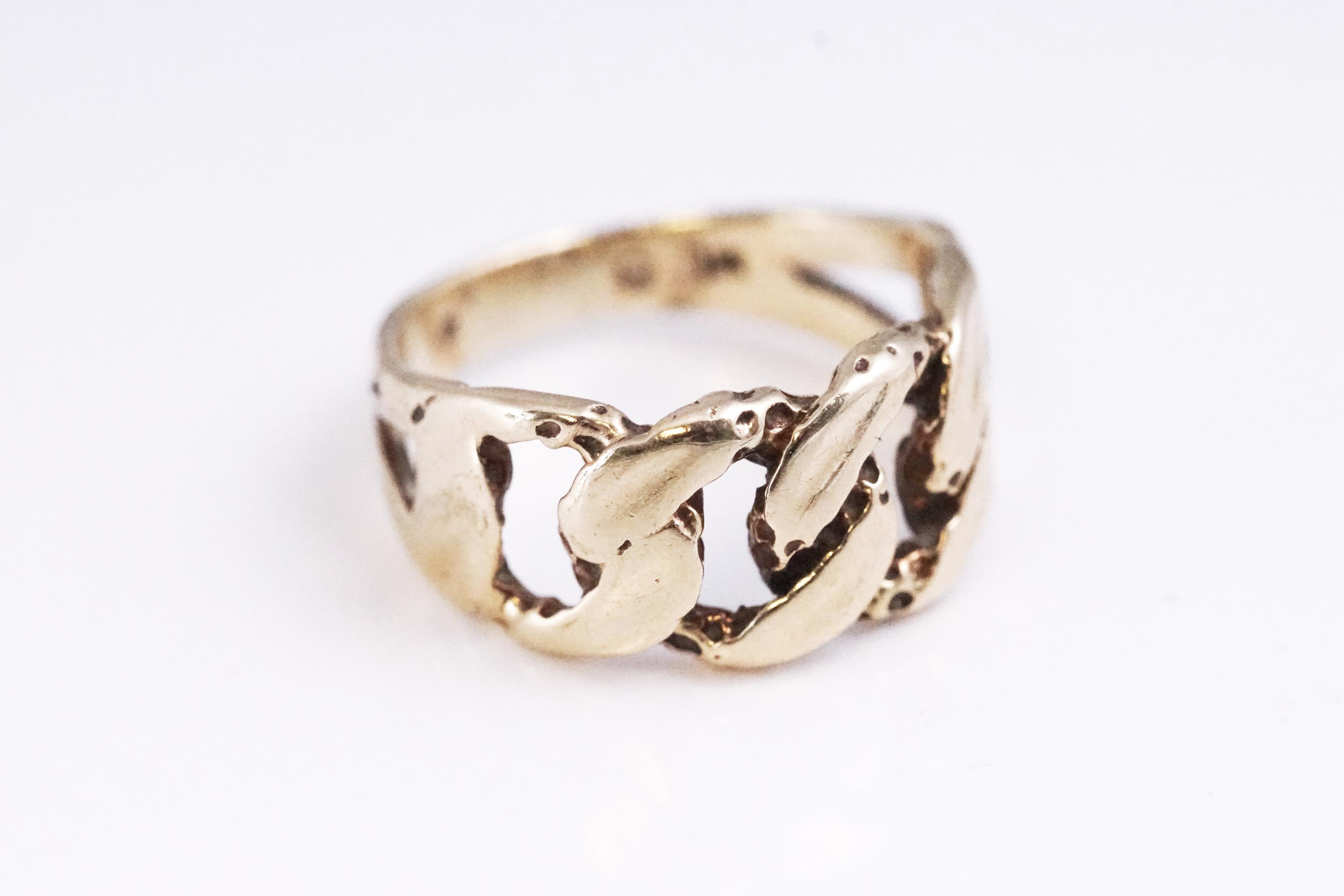 A collection of two rings to include: A 9ct gold (stamped) single stone pearl ring, - Image 2 of 3