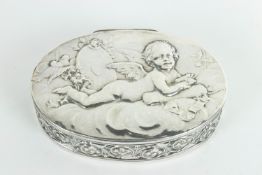 An oval silver snuff or sweetmeat box,