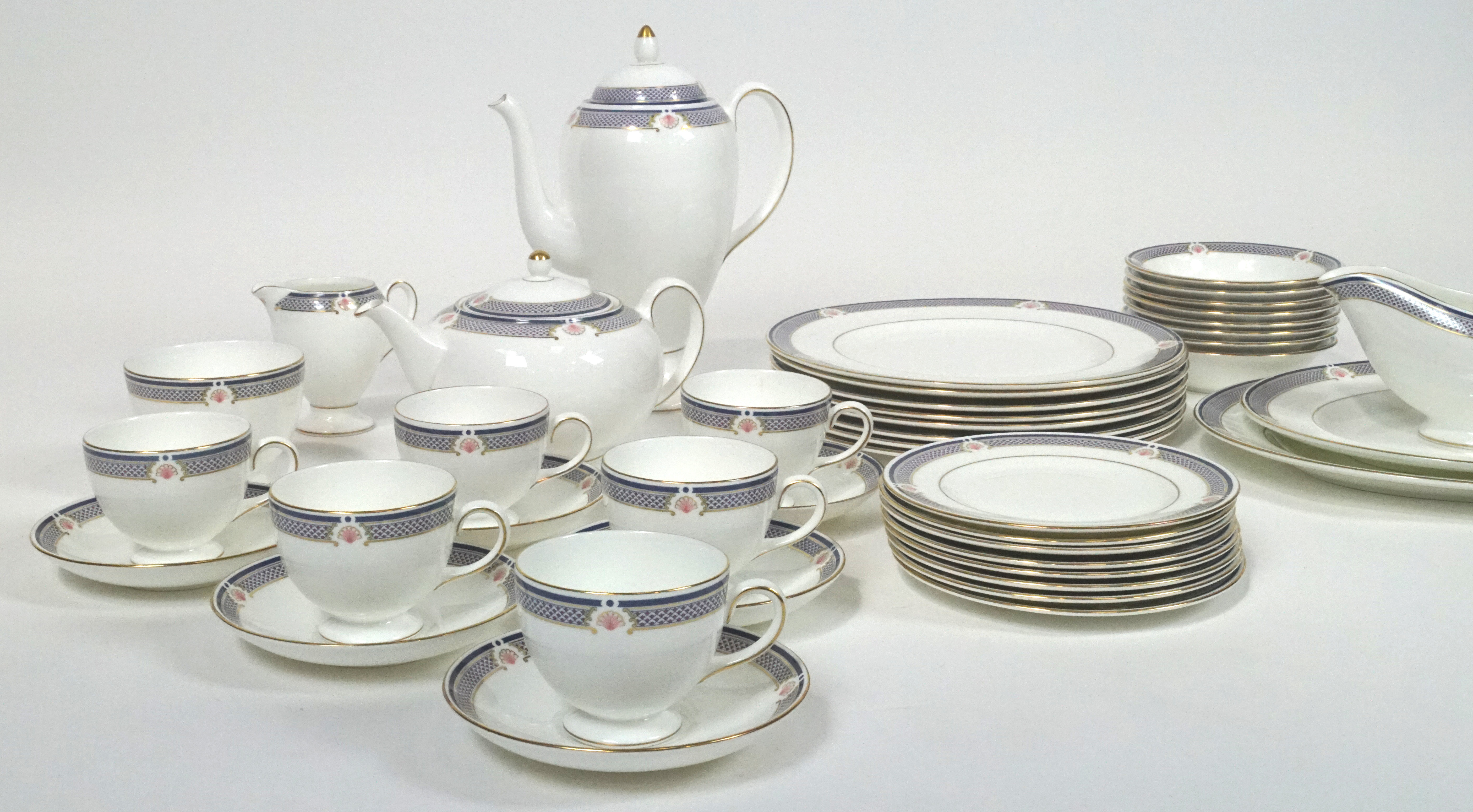 A Wedgwood 'Waverley' pattern tea and dinner service for six place settings - Image 2 of 3
