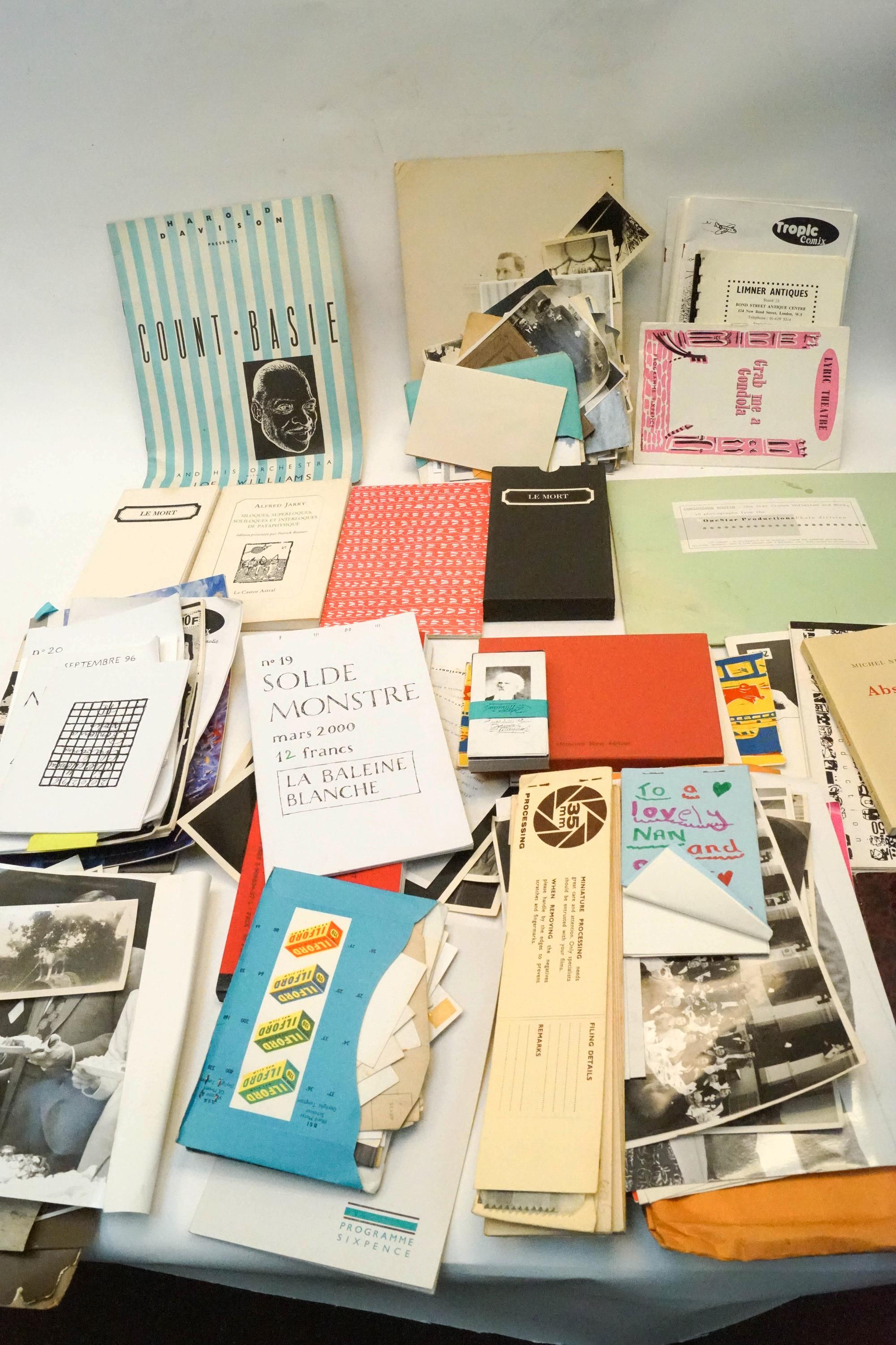 A quantity of mixed ephemera