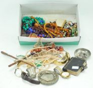 A mixed lot of costume jewellery