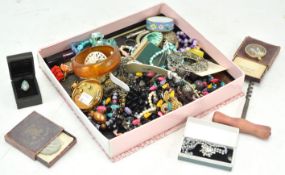 A mixed lot of costume jewellery