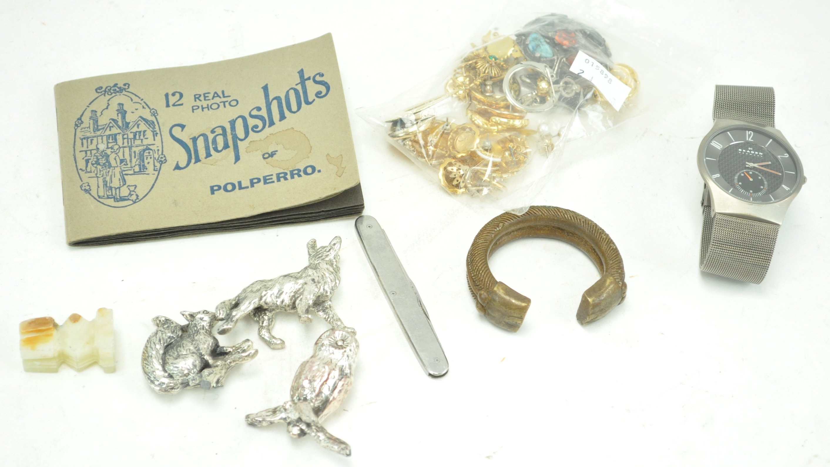 Various costume jewellery, a bracelet,