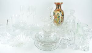 A group of glassware