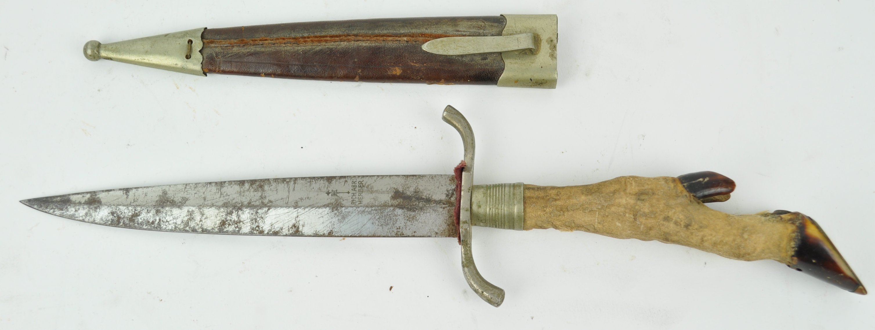 A WWII hunting dagger, marked Rich-ABR-Herder, with leather scabbard and hoof handle, 30. - Image 4 of 6