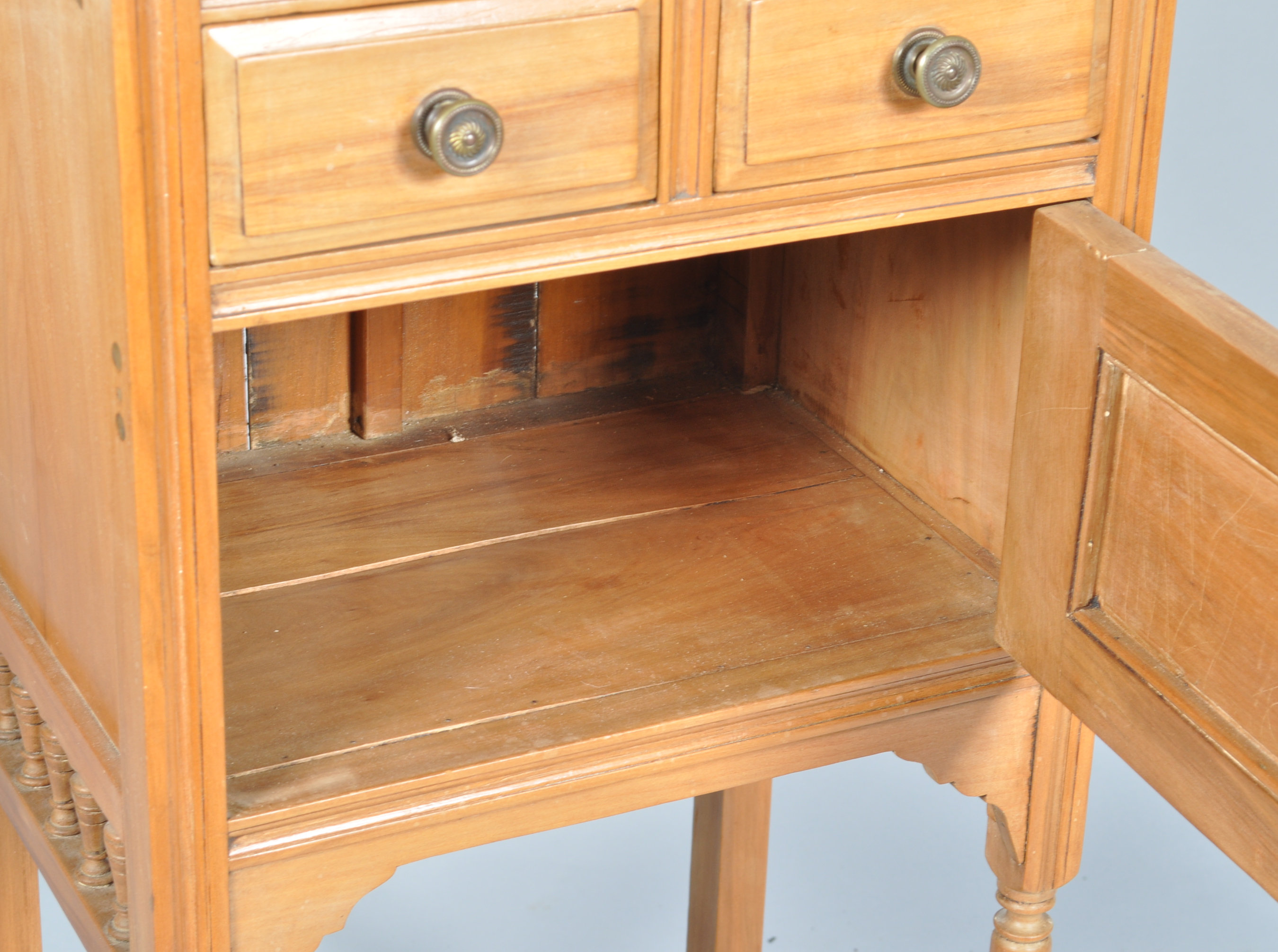 A 19th century mahogany washstand with adjustable mirror with two drawers - Image 3 of 3