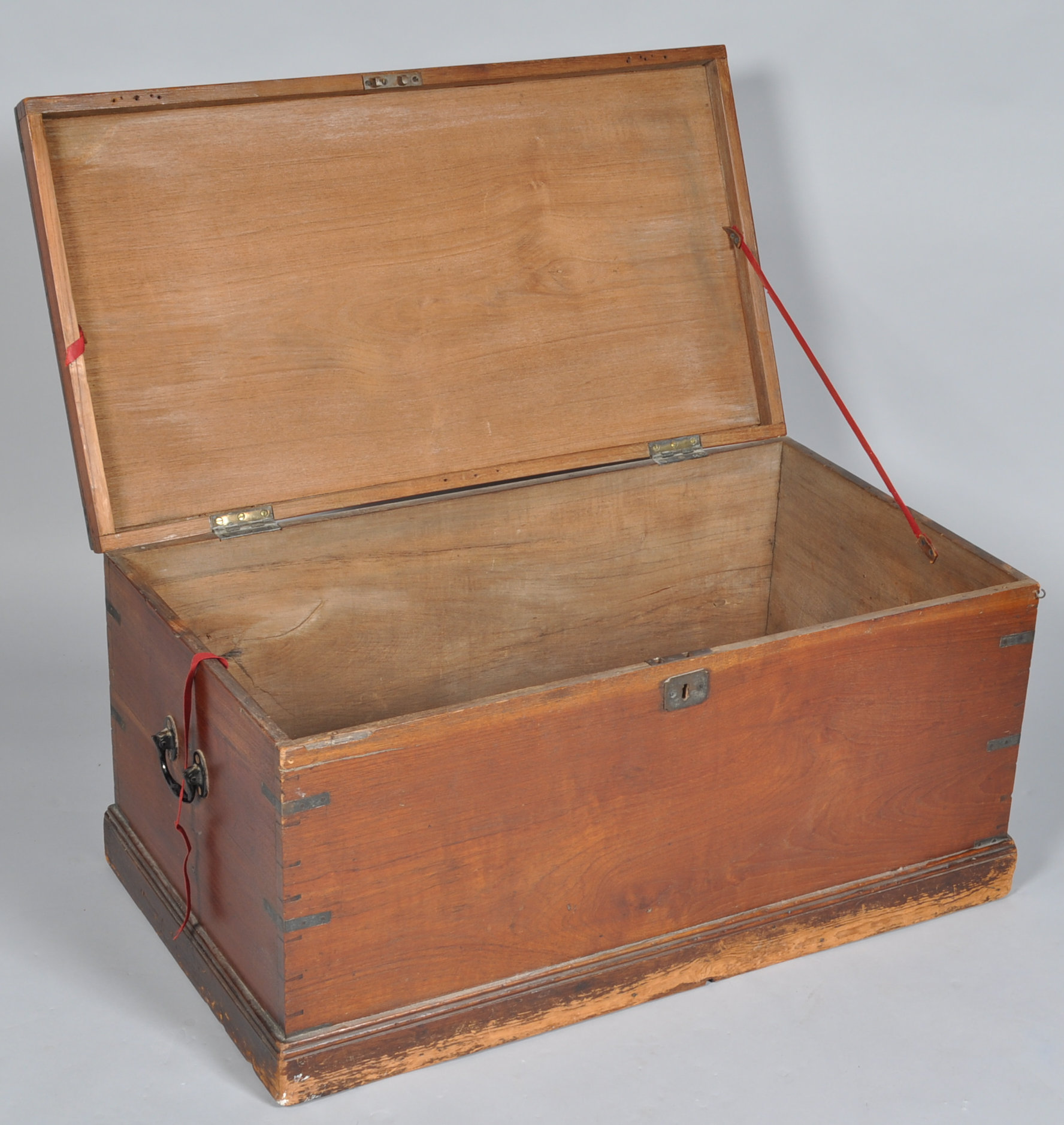 A 20th Century antique oak shipping trunk / chest having brass bound corners, brass lockplate, - Image 2 of 2