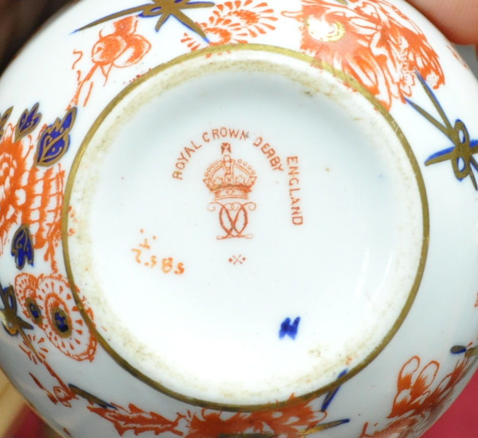 A Royal Crown Derby 5852 'Imari' pattern tea service, comprising six cups, - Image 3 of 5