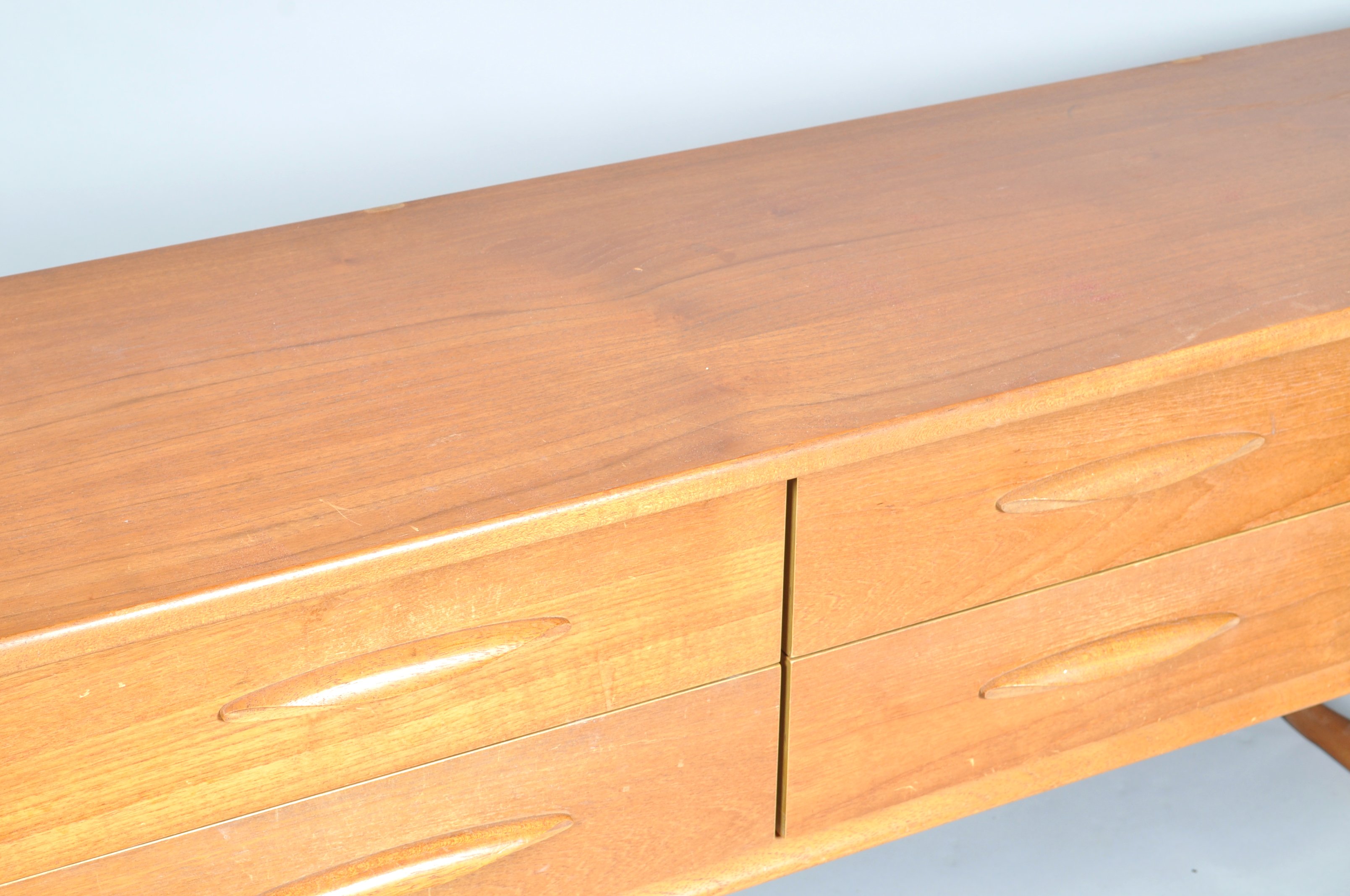 A 20th Century retro vintage teak wood six drawer sideboard credenza - Image 2 of 2