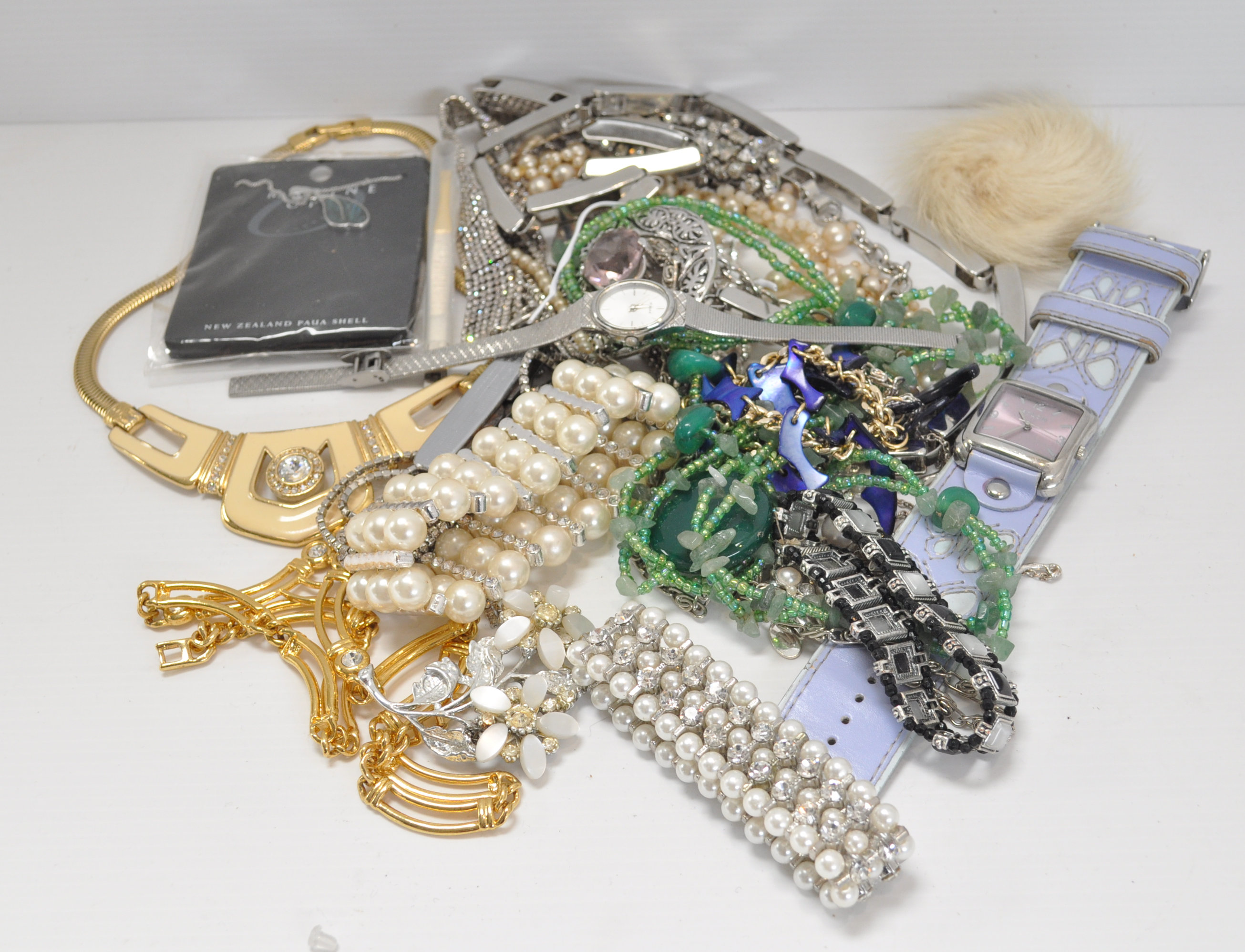 A large group of assorted costume jewellery - Image 2 of 2