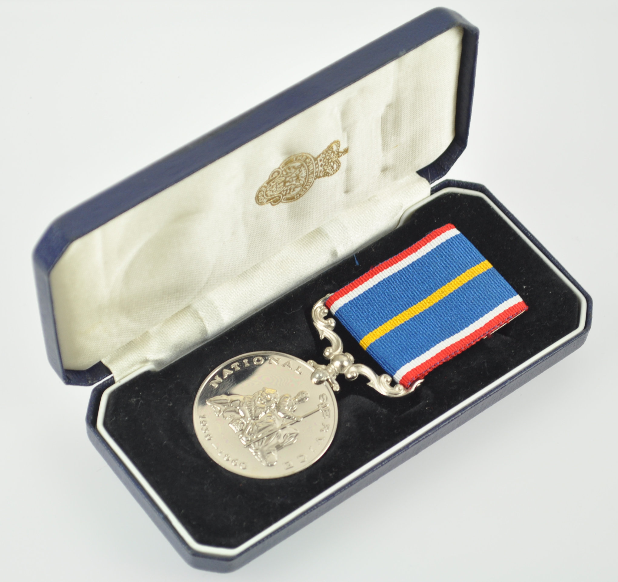 A 1939-60 ER II Service medal 32. - Image 4 of 8