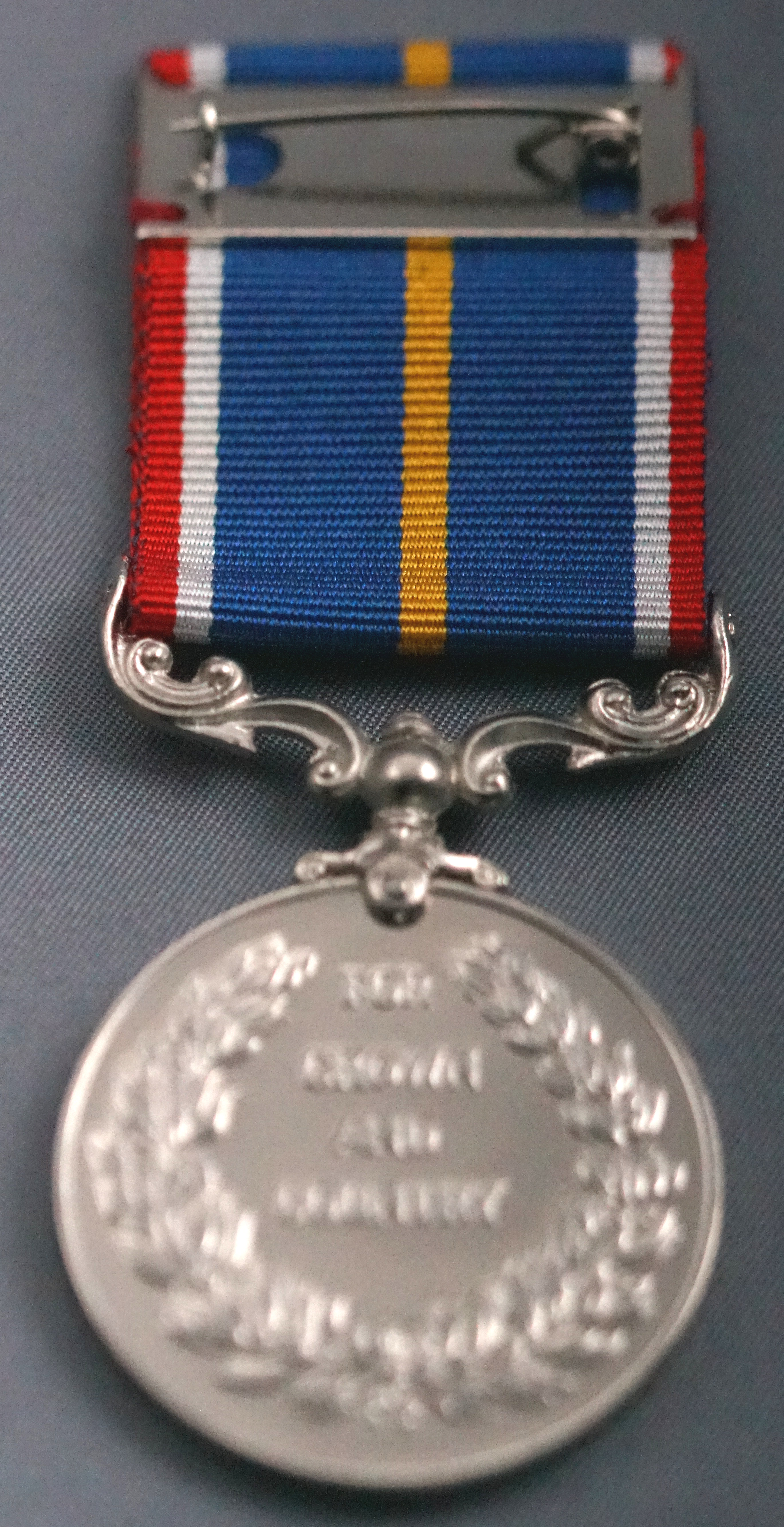 A 1939-60 ER II Service medal 32. - Image 2 of 8