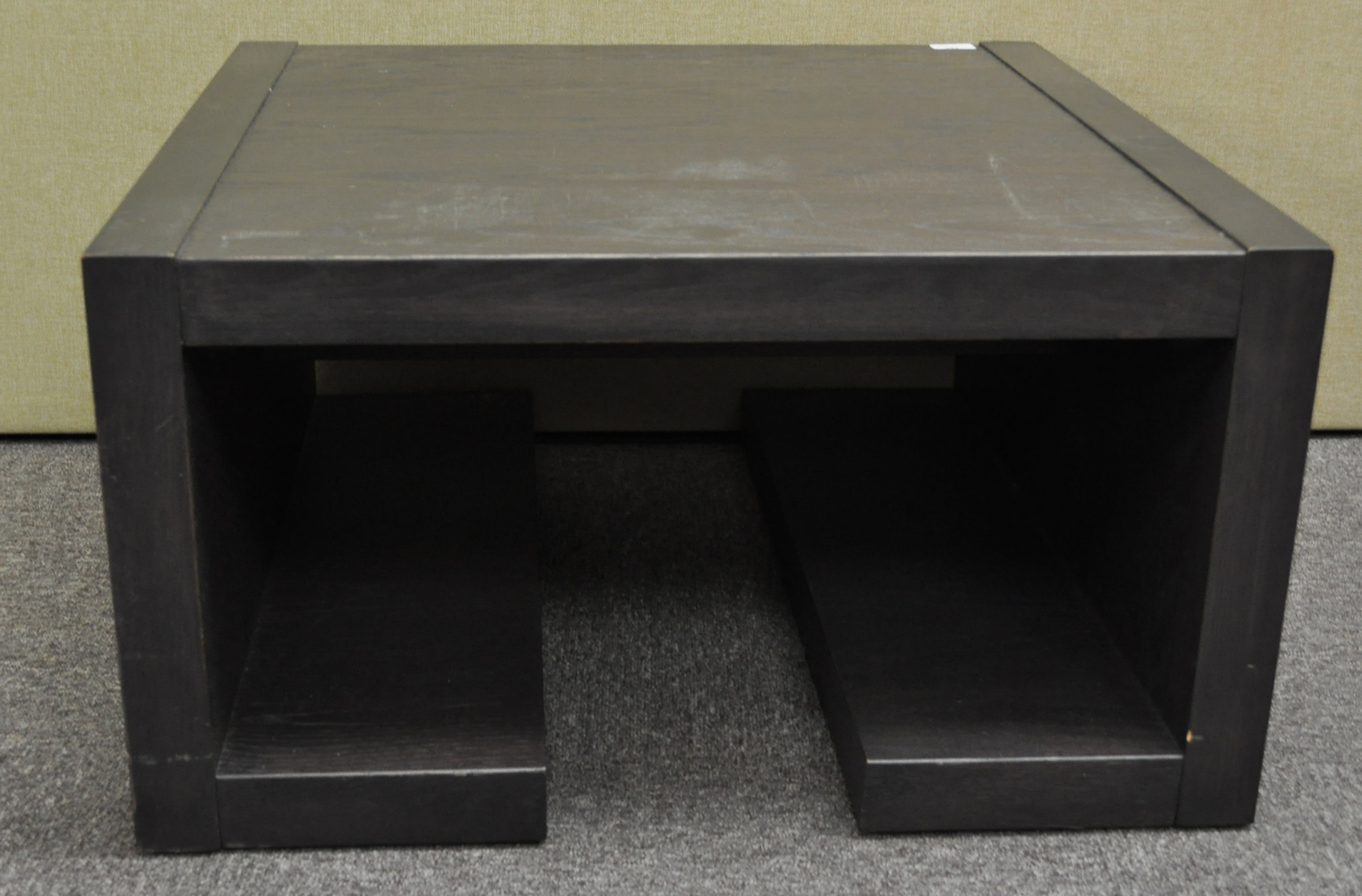 A dark wood cubic side table - Image 2 of 3