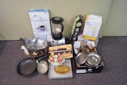 An assorted collection of kitchenalia, to include a blender,