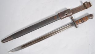 A WWI First World War British 1913 P13/14 Remington Lee Enfield rifle bayonet having a ribbed