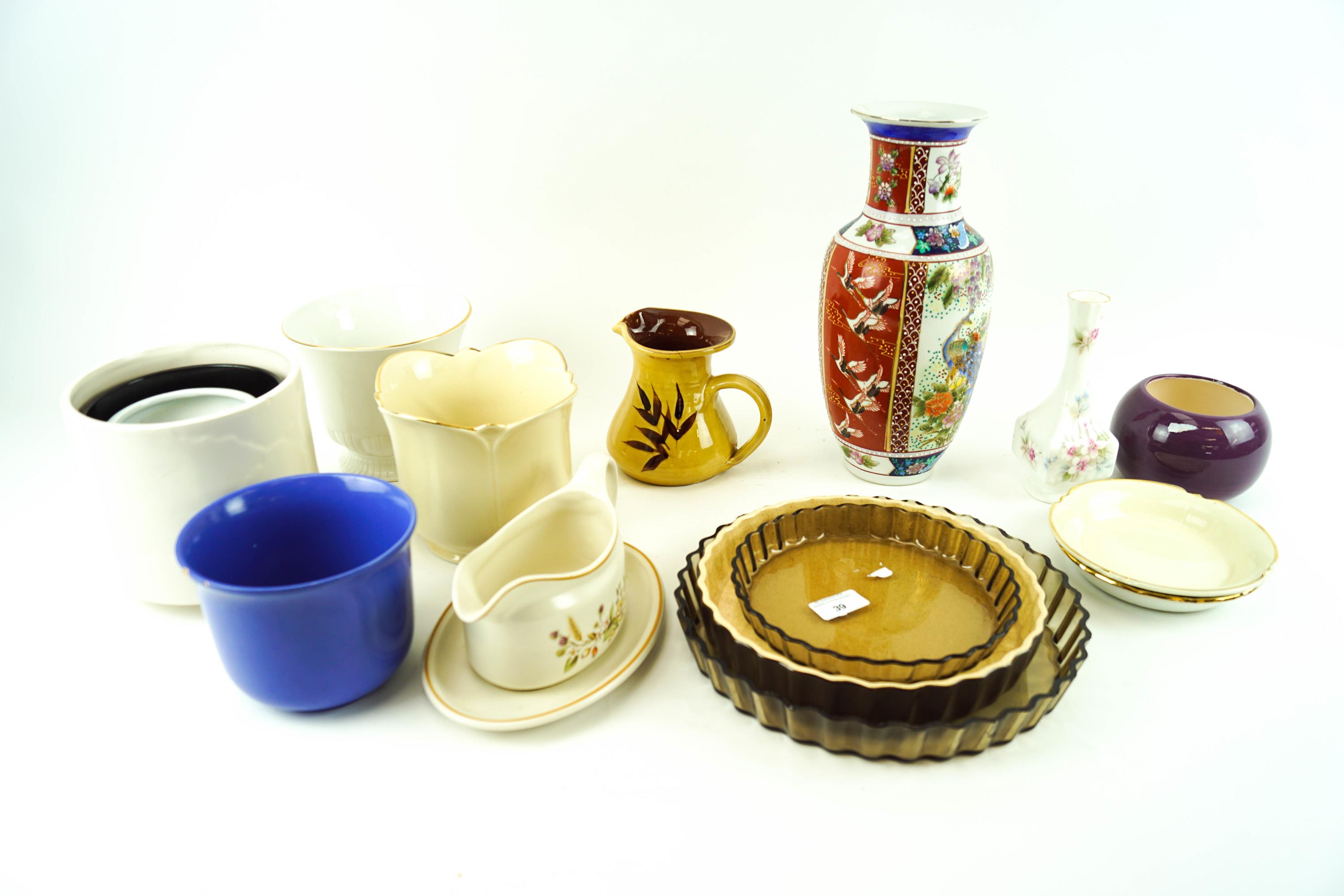 A collection of china to include an oriental vase, - Image 5 of 5