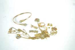A small quantity of yellow metal general jewellery,