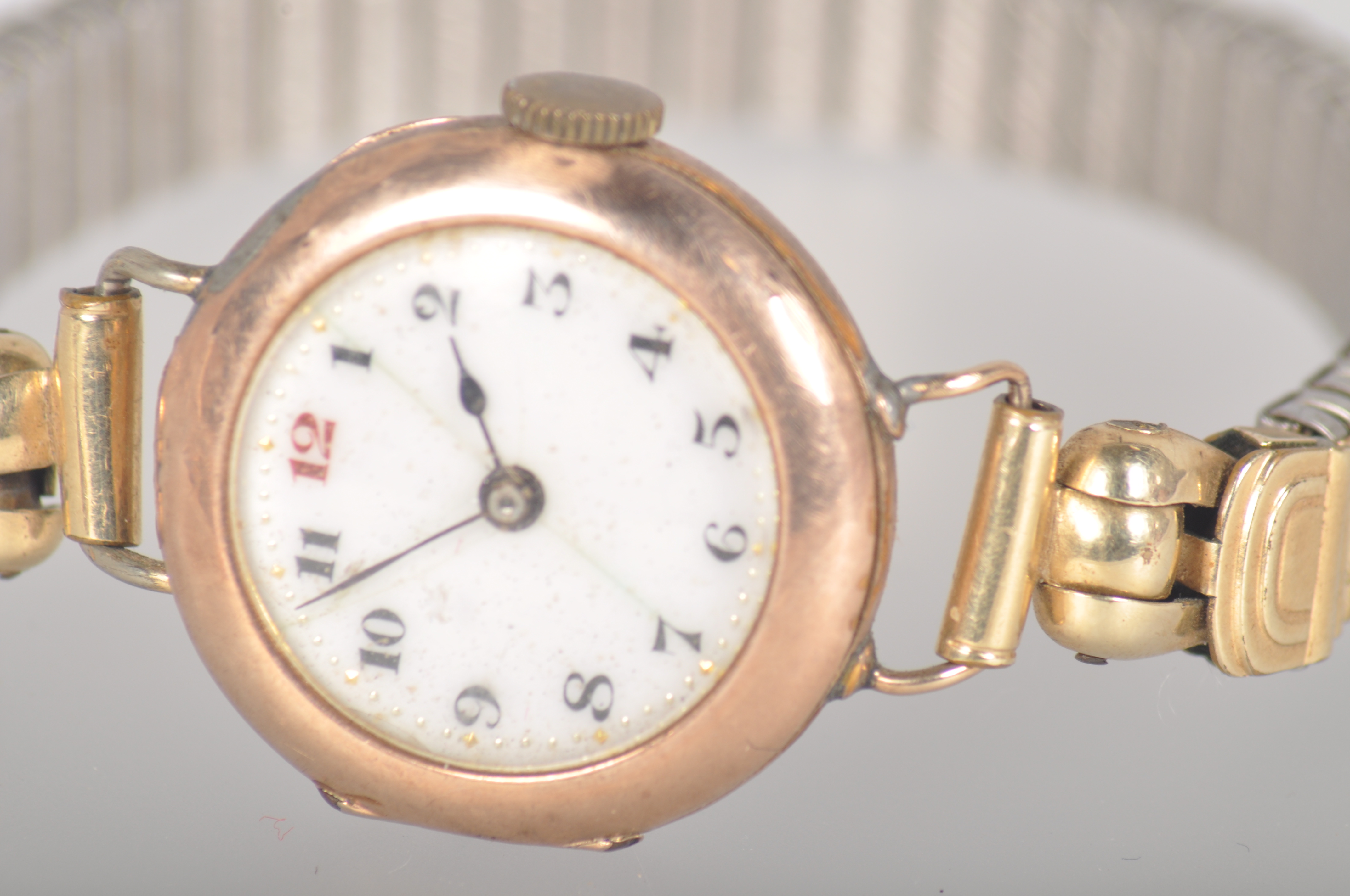 A collection of two wristwatches; mechanical movements; 9ct gold cases. - Image 3 of 5