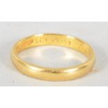 A 22ct wedding ring D profile 4 grams