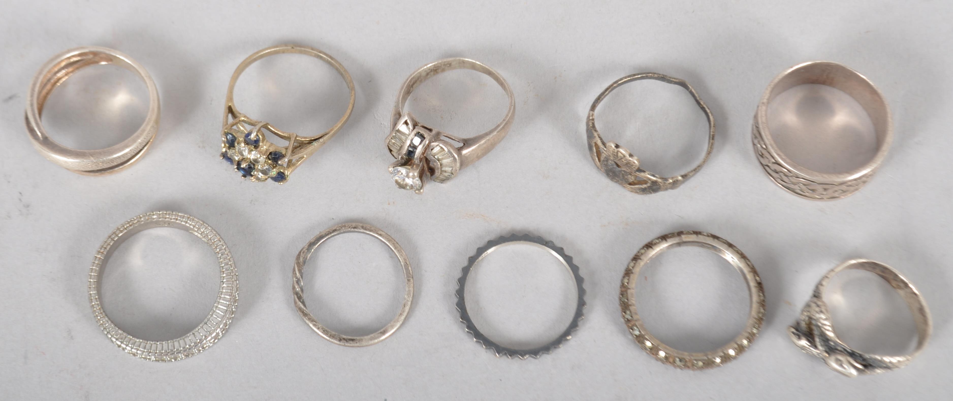 Ten assorted white metal rings, some stamped . - Image 2 of 3