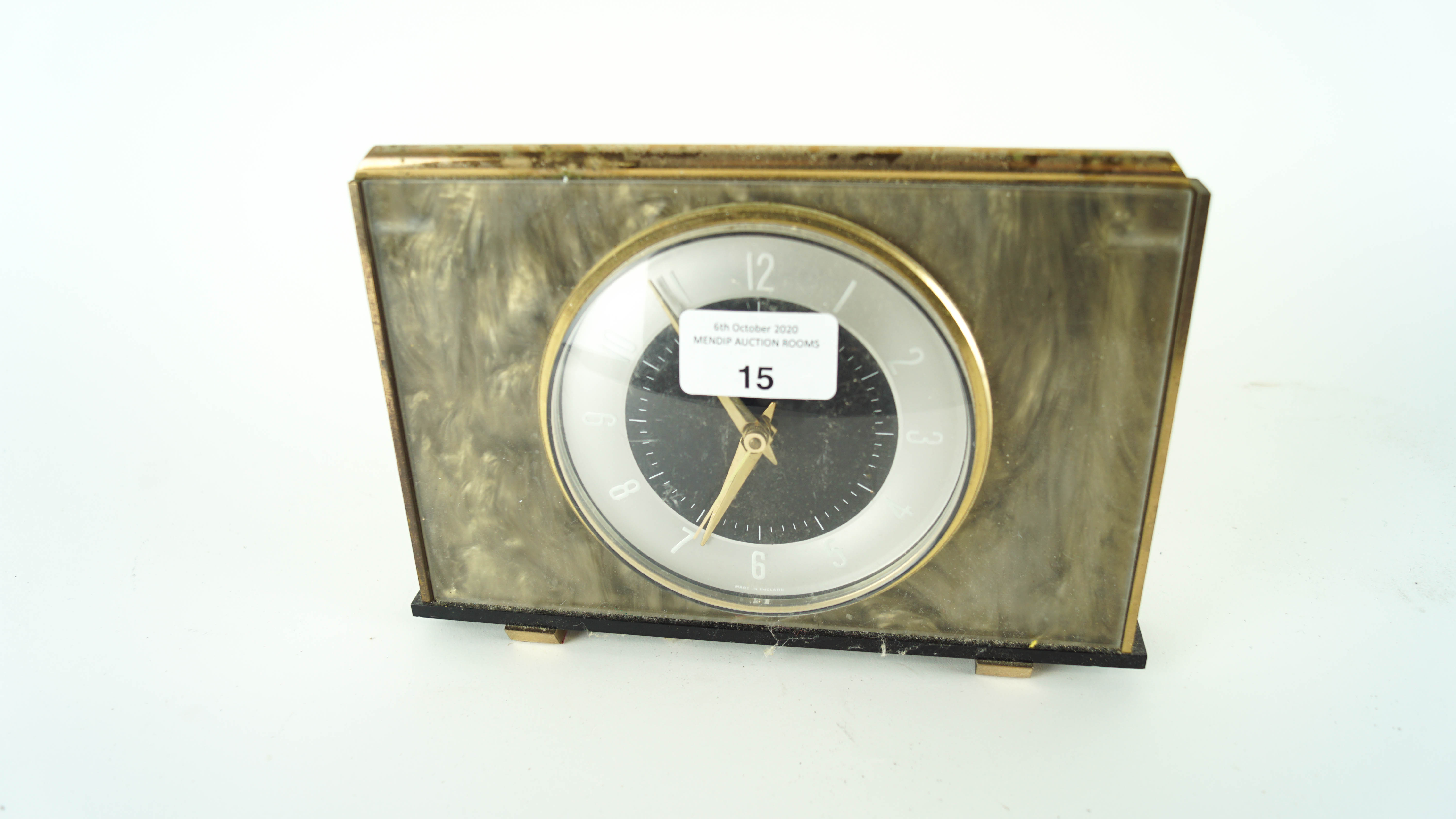 A 1970's retro vintage mantel clock