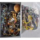 A quantity of costume jewellery