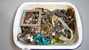 A collection of costume jewellery