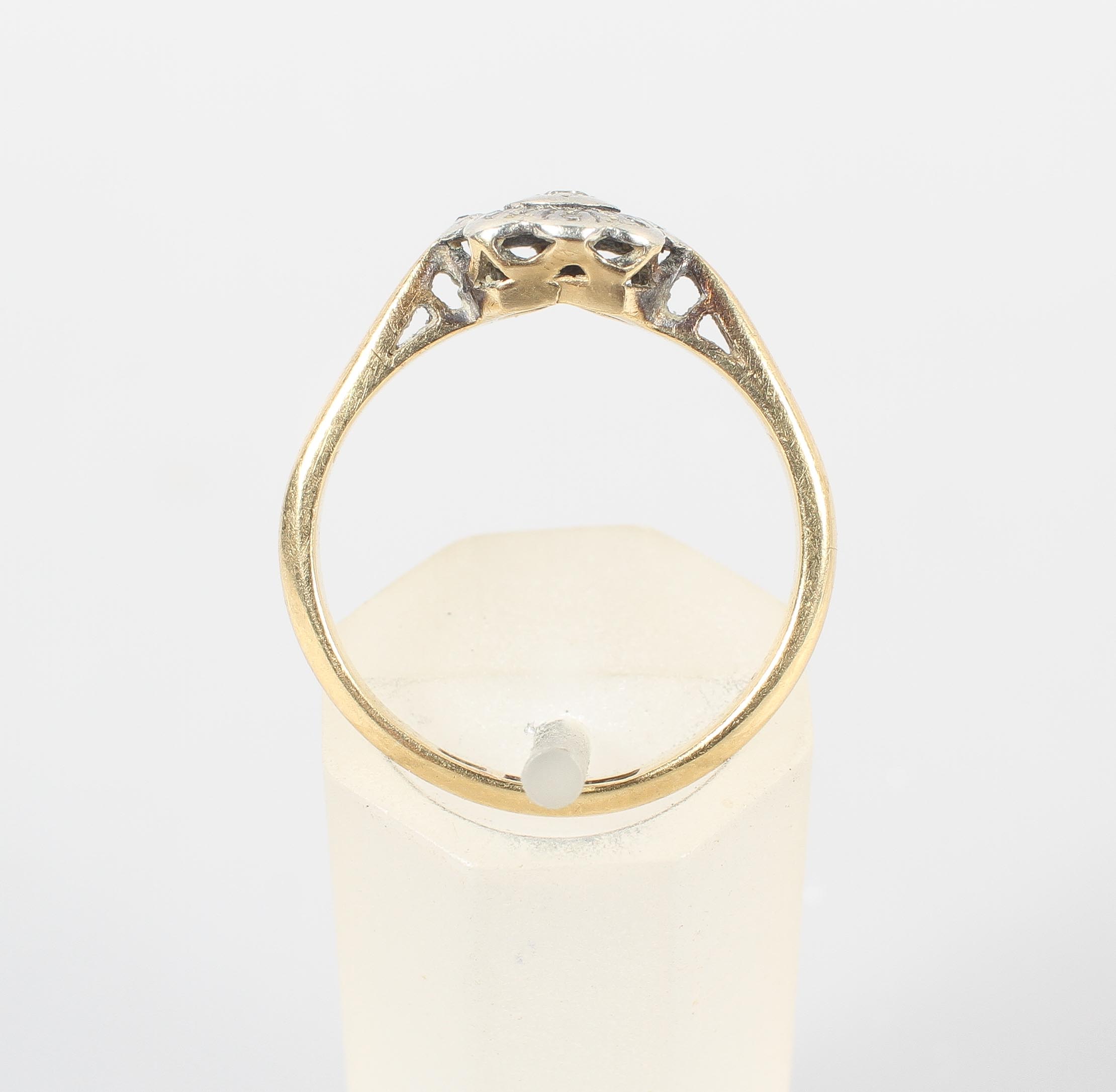 A yellow and white metal illusion set single stone diamond ring. No hallmark - stamped 18ct Plat. - Image 2 of 3