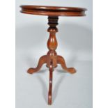 A mahogany Georgian style circular occasional table, 20th century,