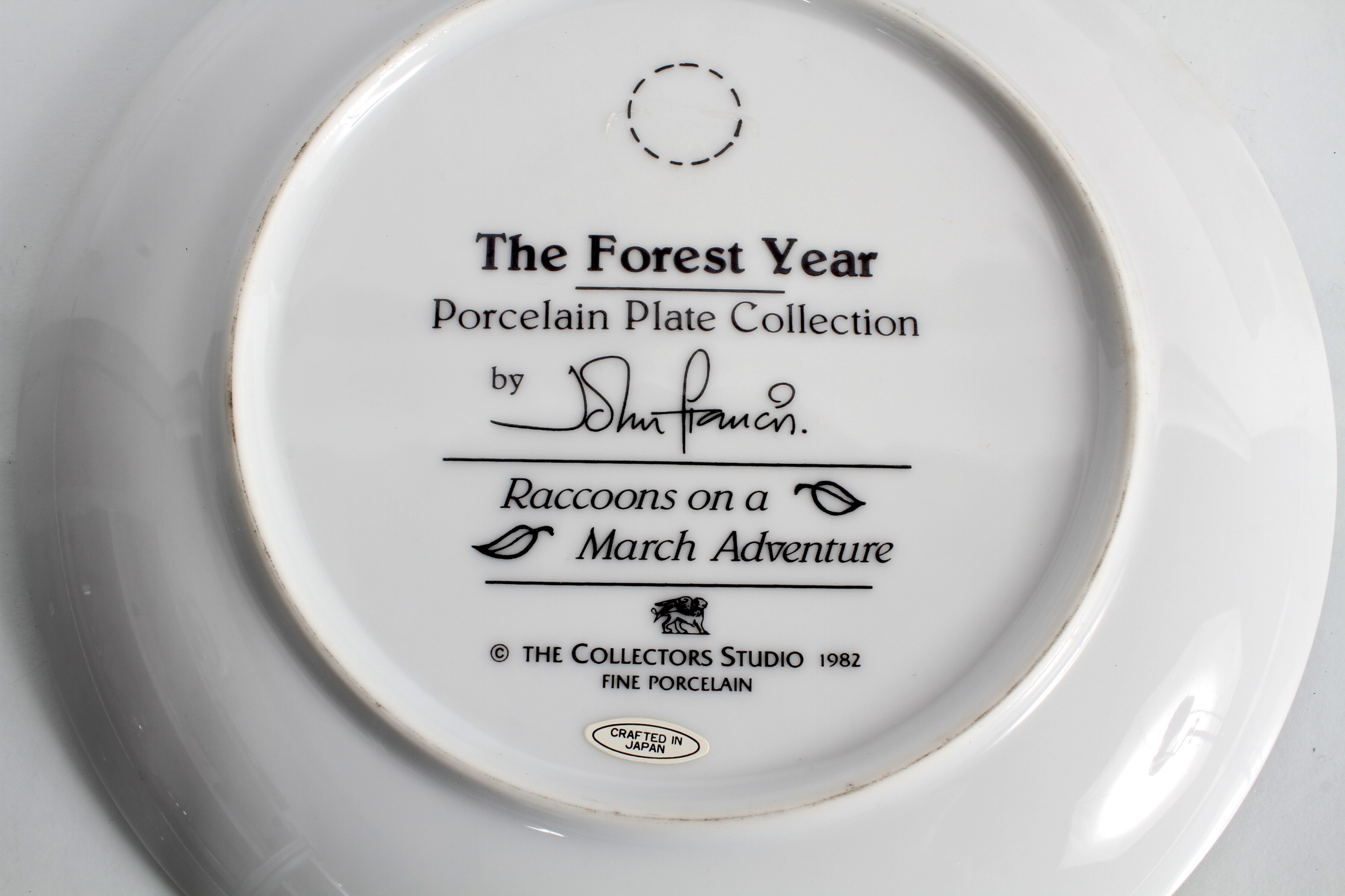 A group of wall plates the forest year by the collectors studio depicting wildlife 19cm - Image 2 of 3