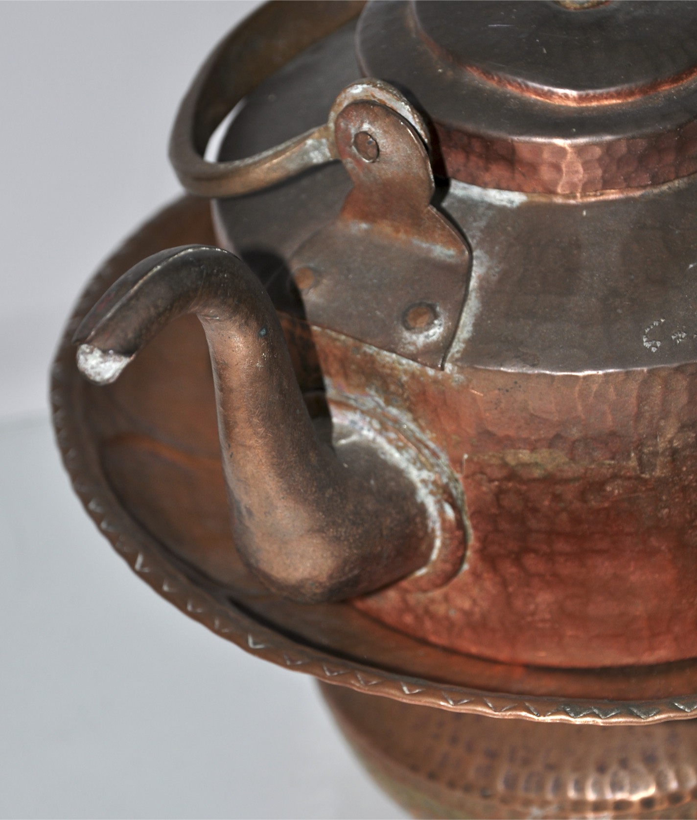 A scuttle and copper ware - Image 2 of 2
