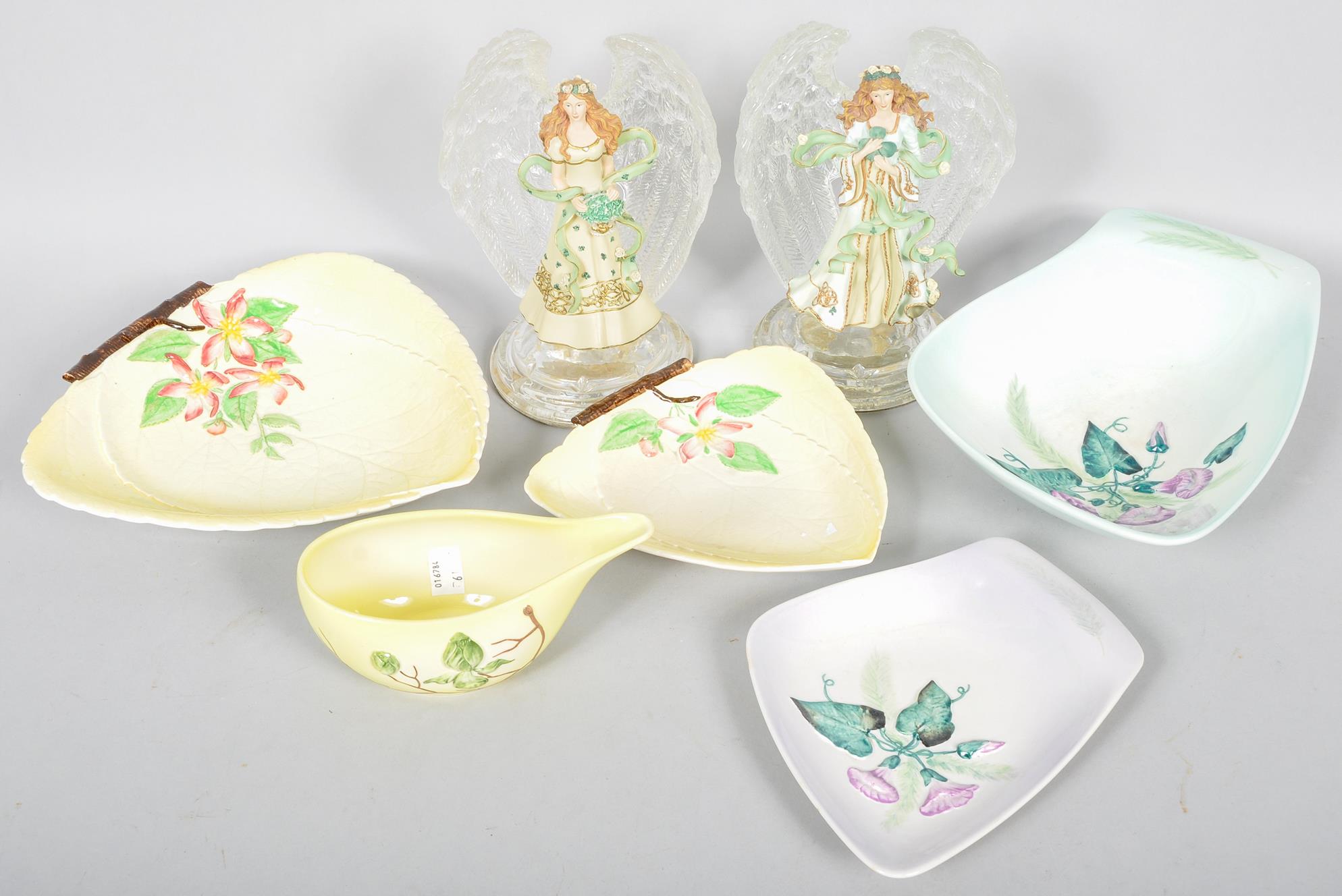 Five pieces of Carlton ware Australian Design shaped plates along with a pair of Bradford Exchange - Image 2 of 2