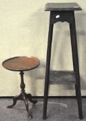 A mahogany wine table (H 61cm, W 35cm) and an oak plant stand (H 102cm, W 29cm,