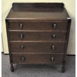 An oak chest of drawers 99cmH x 83cmW
