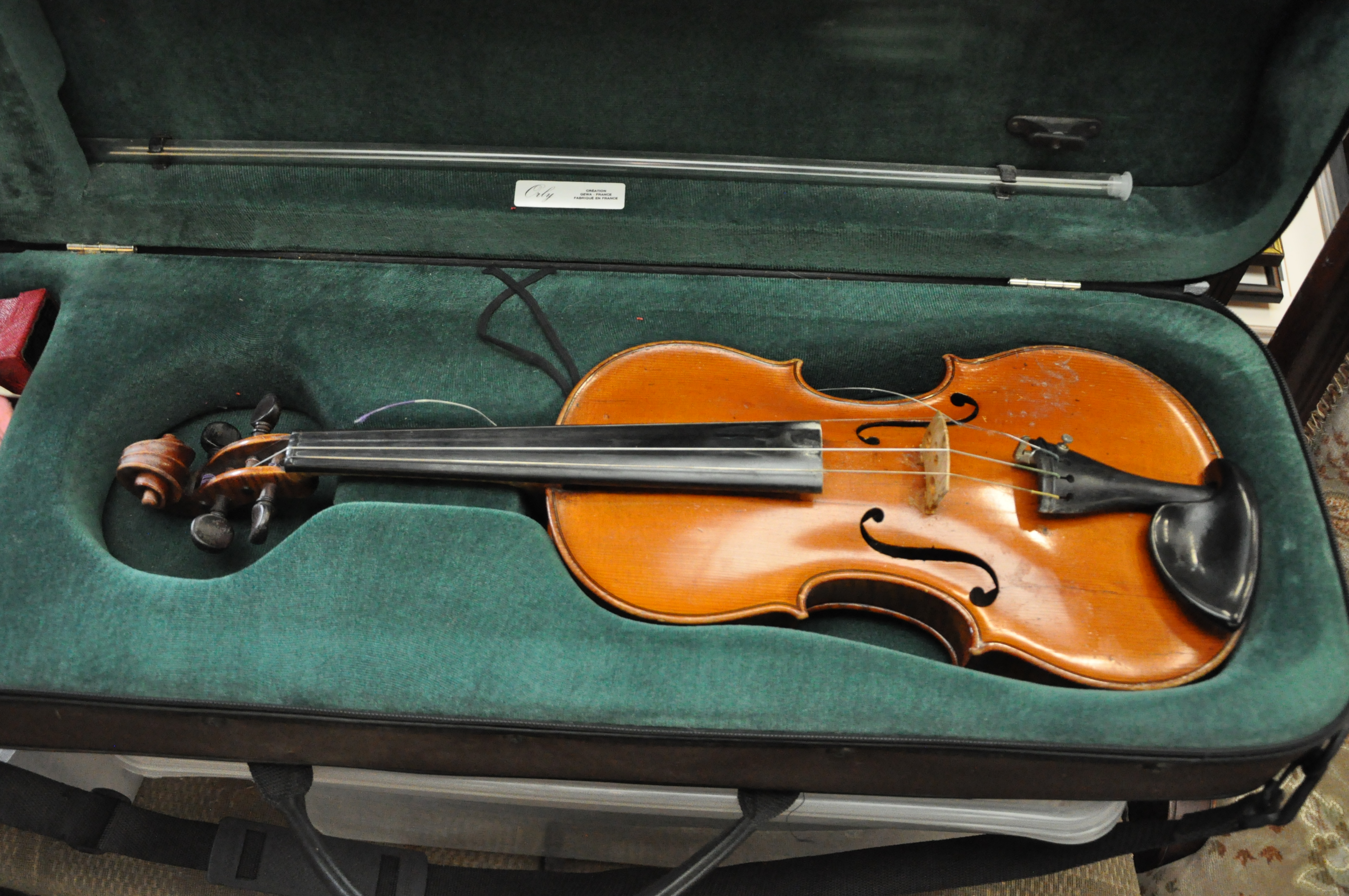 A Garrodus violin with bow in case. Measures; 58cm. - Image 2 of 15