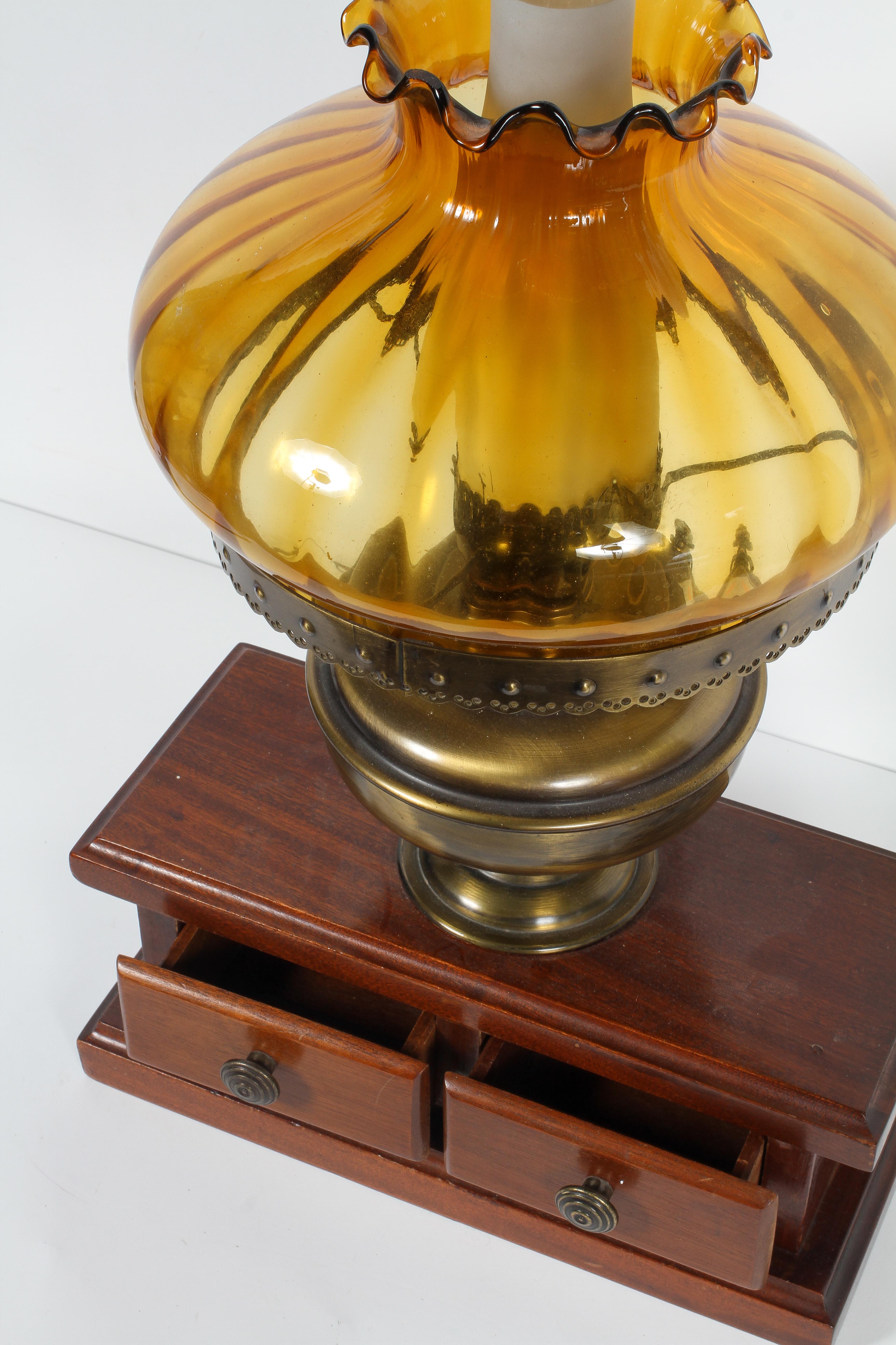 A wooden mounted electrified oil lamp with amber shade and chimney - Image 2 of 2