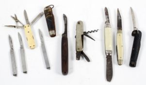 A collection of penknives,